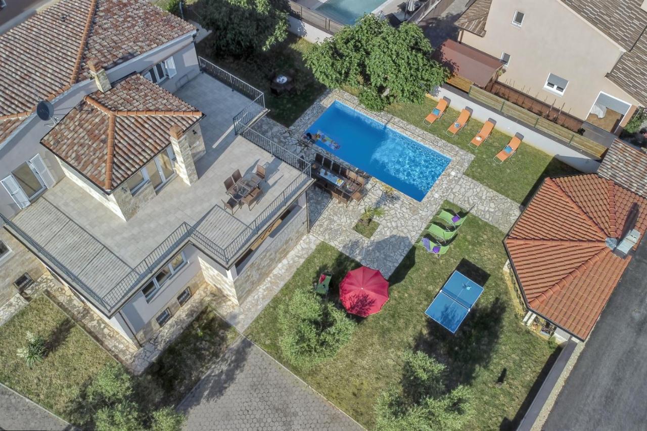 Villa Gracia - Big House, Pool, Bbq, Playground & Table Tennis, Game Room With Billiards & Table Football, Pula, Istria Exterior photo